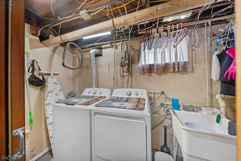 Sunnyside/Newton PK - Residential