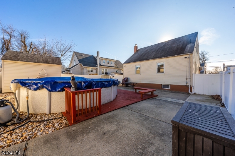 Sunnyside/Newton PK - Residential