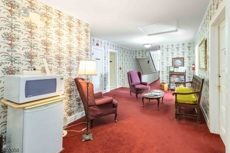 CENTRAL BUSINESS DISTRICT - Commercial Lease