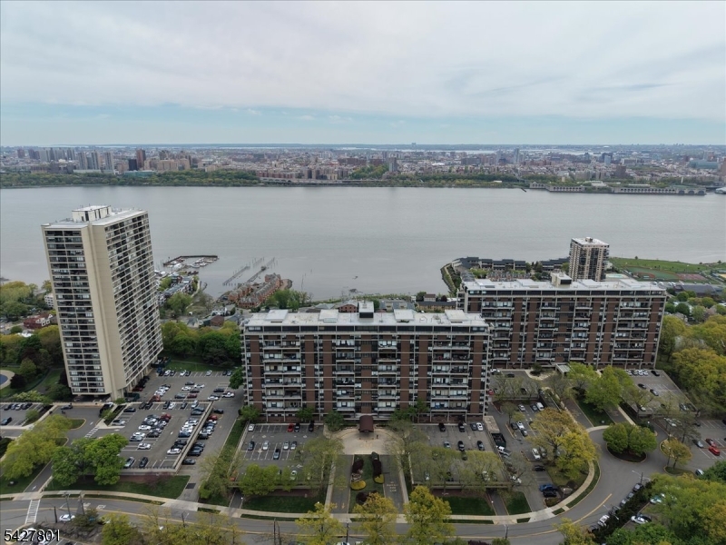 Horizon House - Residential