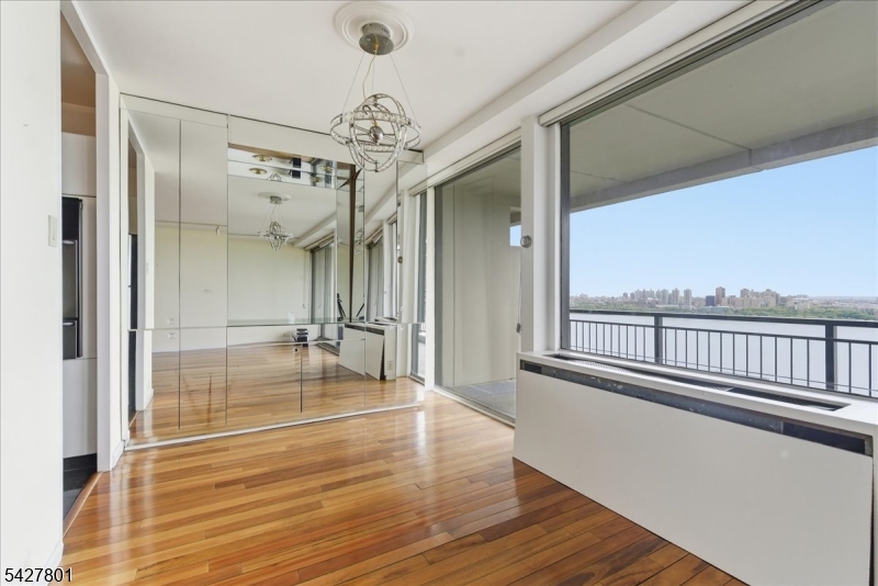 Horizon House - Residential