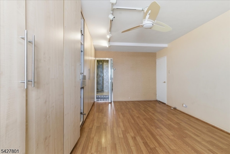 Horizon House - Residential