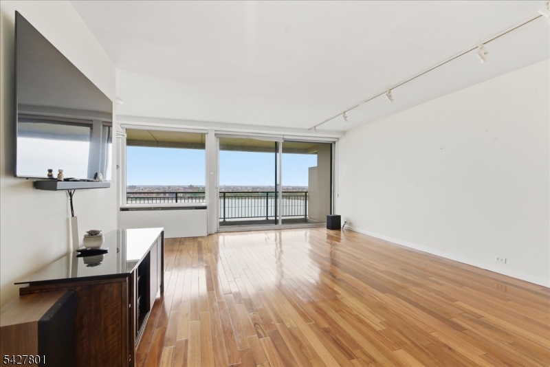 Horizon House - Residential