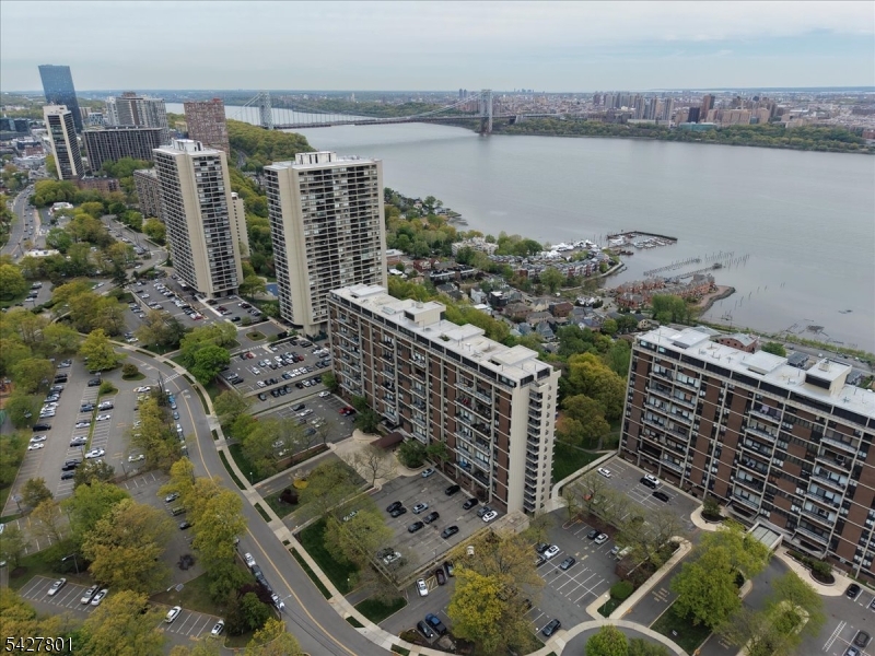 Horizon House - Residential