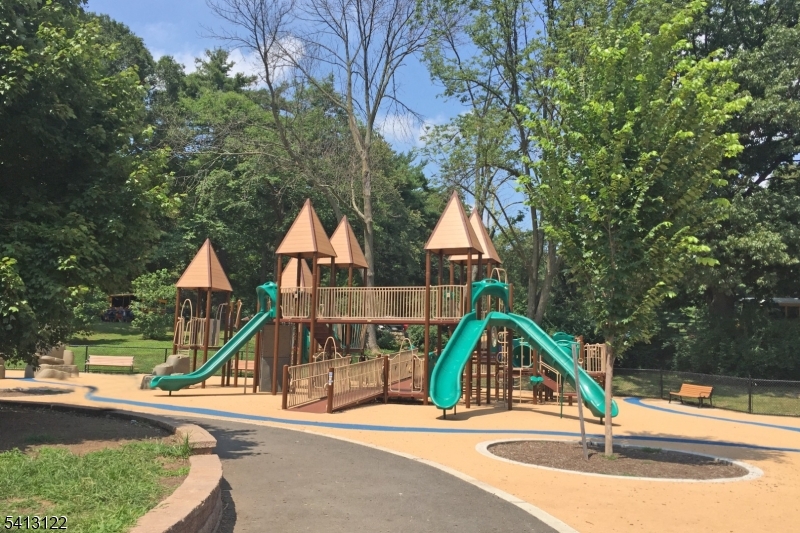 BROOKDALE - Residential