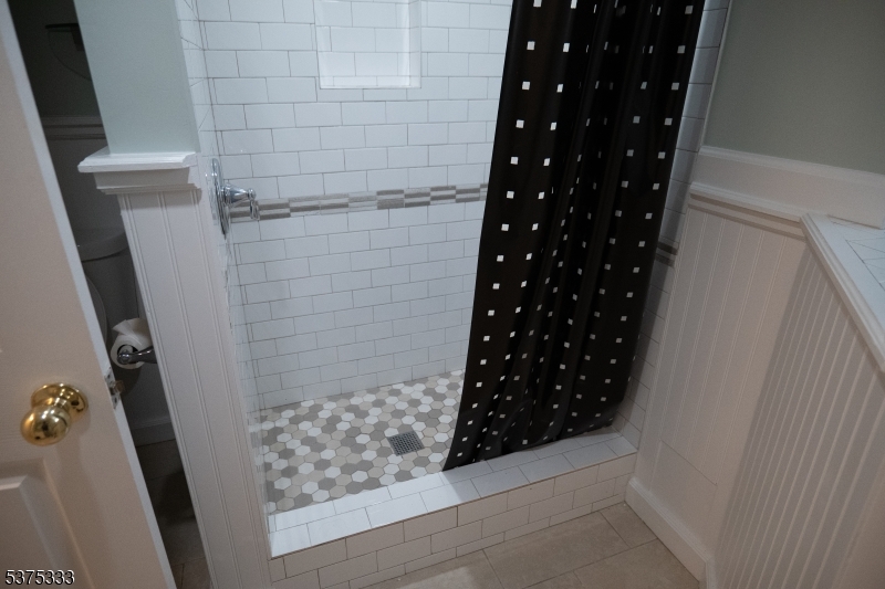 Montclair Twp., New Jersey 07042, United States, 2 Bedrooms Bedrooms, ,2 BathroomsBathrooms,Residential,Active,182773