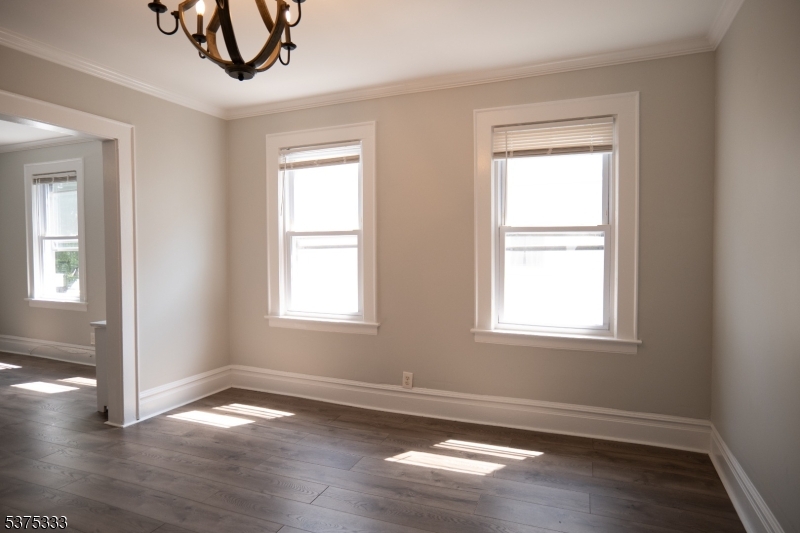 Montclair Twp., New Jersey 07042, United States, 2 Bedrooms Bedrooms, ,2 BathroomsBathrooms,Residential,Active,182773