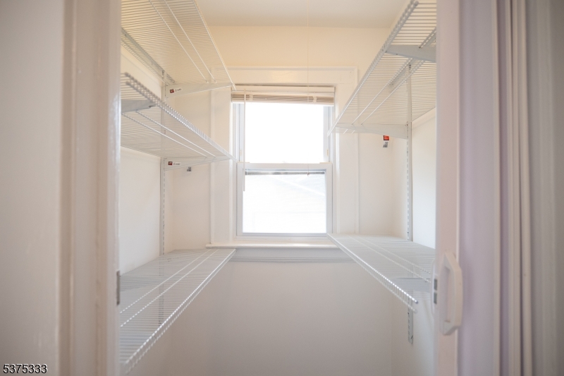 Montclair Twp., New Jersey 07042, United States, 2 Bedrooms Bedrooms, ,2 BathroomsBathrooms,Residential,Active,182773