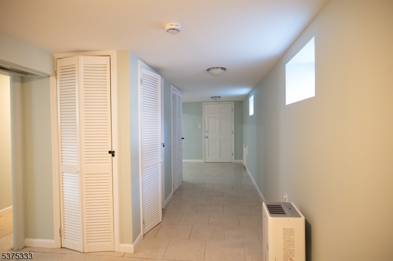 Montclair Twp., New Jersey 07042, United States, 2 Bedrooms Bedrooms, ,2 BathroomsBathrooms,Residential,Active,182773