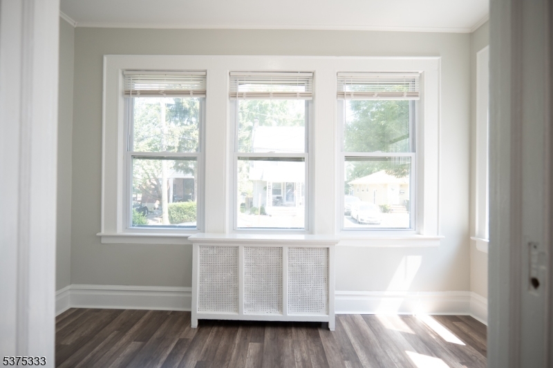 Montclair Twp., New Jersey 07042, United States, 2 Bedrooms Bedrooms, ,2 BathroomsBathrooms,Residential,Active,182773