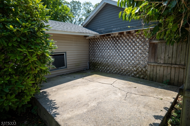 Montclair Twp., New Jersey 07042, United States, 2 Bedrooms Bedrooms, ,2 BathroomsBathrooms,Residential,Active,182773