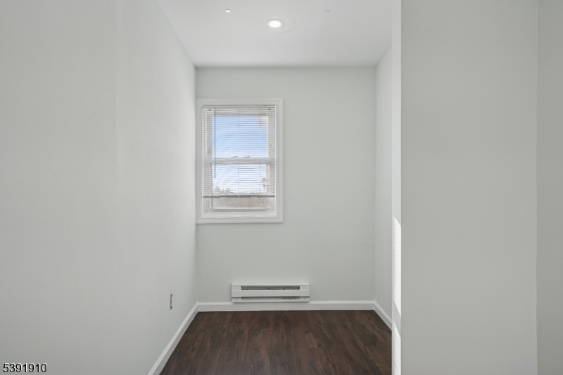 Mountainview Manor - Residential