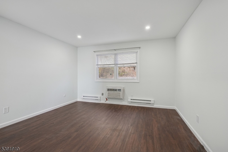 Mountainview Manor - Residential