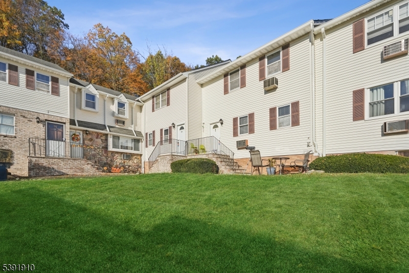 Mountainview Manor - Residential