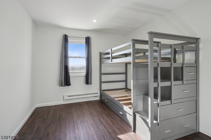 Mountainview Manor - Residential