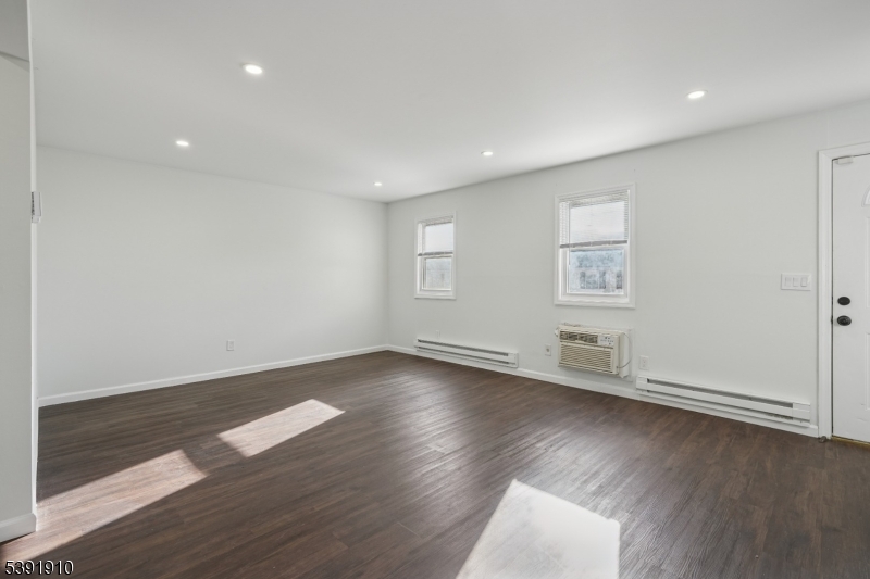 Mountainview Manor - Residential