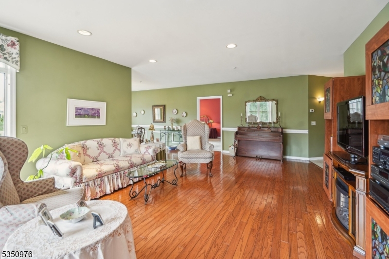 2210 Johnson Dr