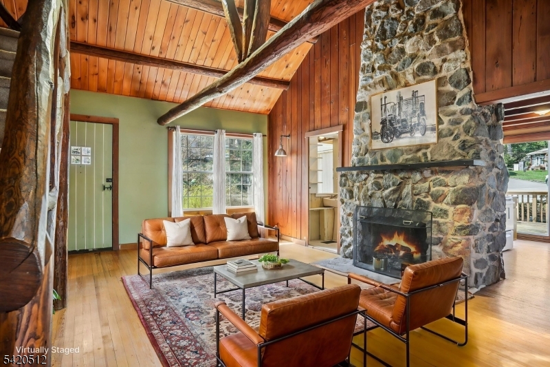 Cupsaw Lake - Residential