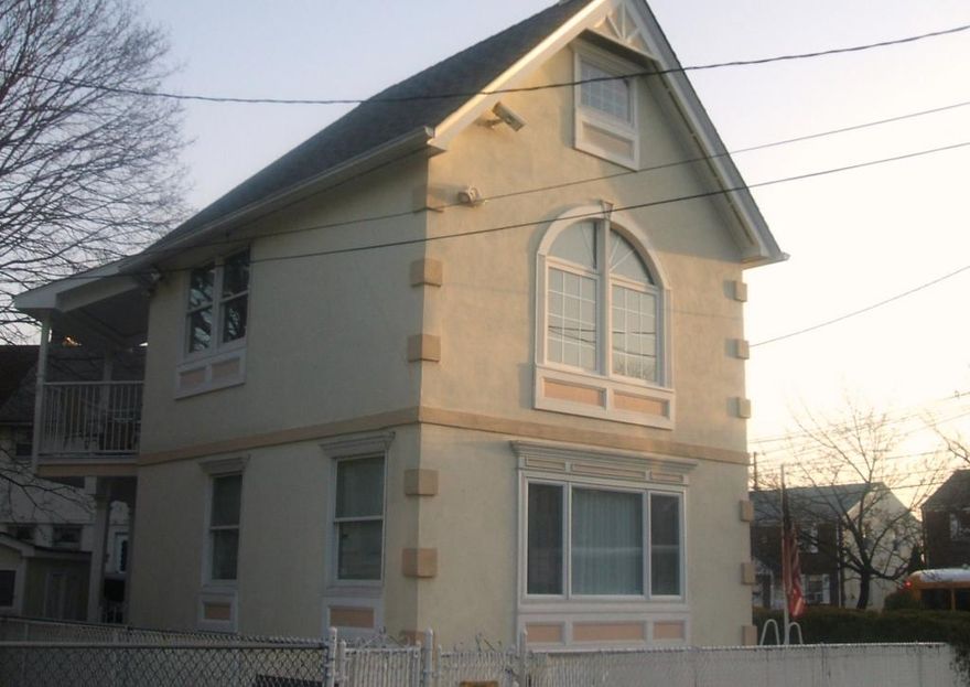 Over a half an acre of raw, un-improved land at the corner of Linwood & Gladstone in Upper Greenwood Lake.  Small stream on property.  Come see this today & be part of an active motorboat lake community.