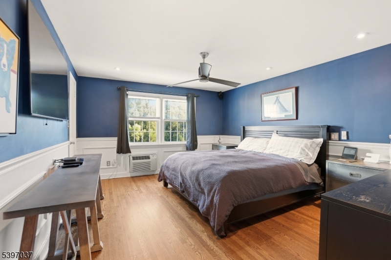 New England Ave - Residential