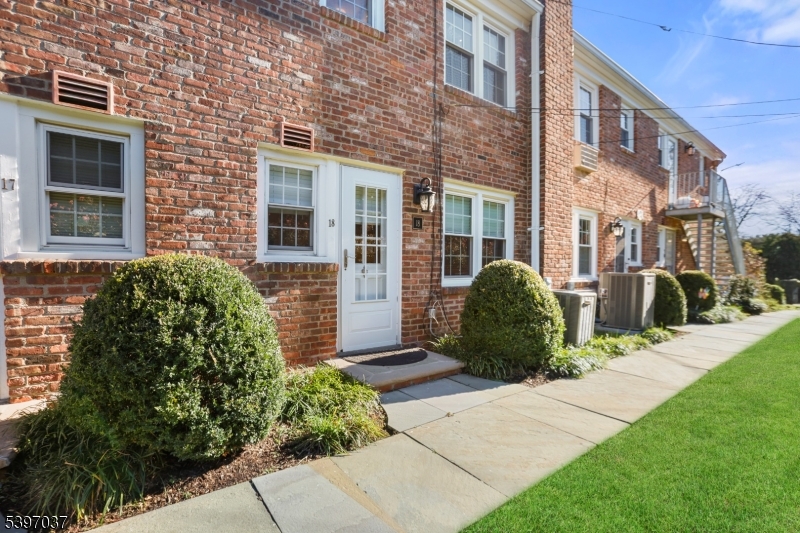 New England Ave - Residential