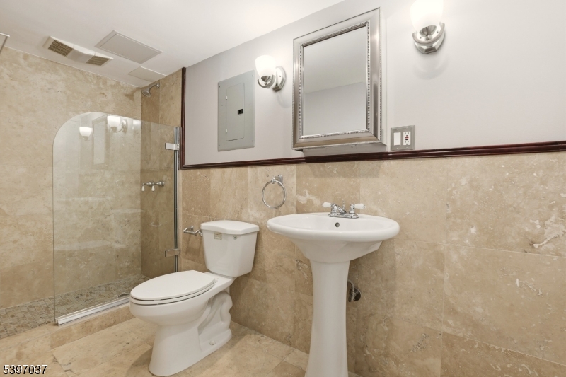 New England Ave - Residential