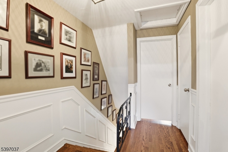 New England Ave - Residential