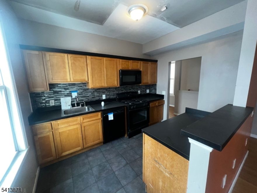 108 S Park St, Elizabeth, NJ 07206 is a single family home that contains 1,786 sq ft and was built in 2008. With 3 very spacious bedrooms and nice sized bathrooms, an open floor plan for kitchen/fam living room. Two floors, nice size backyard. Being sold STRICTLY AS IS. No concessions, No contingencies. NEED QUALIFIED buyer.