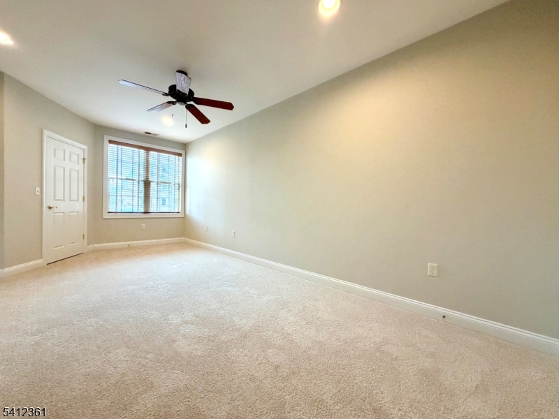 Four Seasons - Residential