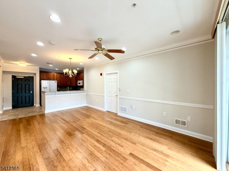 Four Seasons - Residential