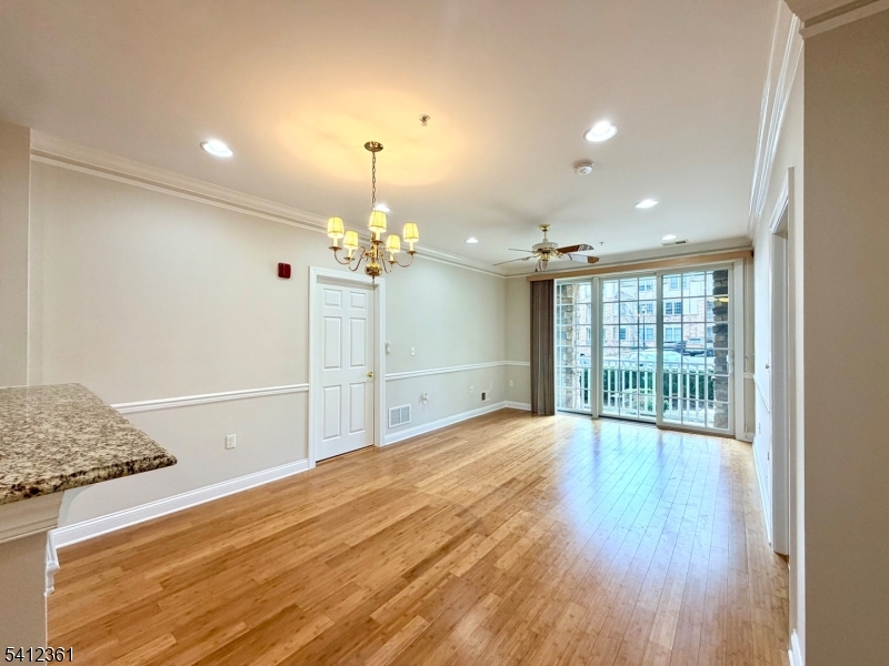 Four Seasons - Residential