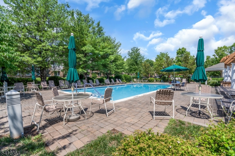 Four Seasons - Residential