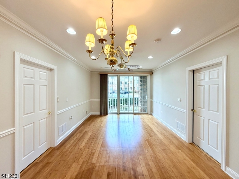 Four Seasons - Residential