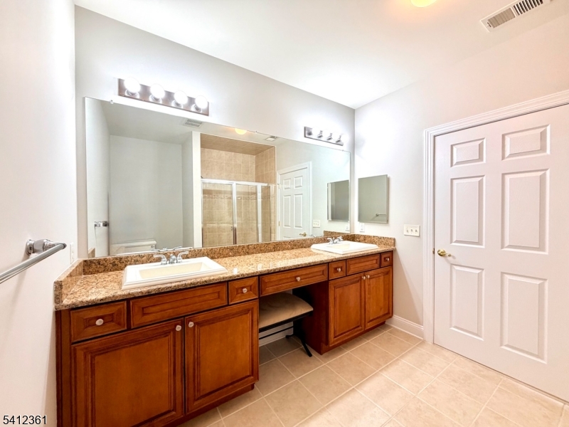 Four Seasons - Residential