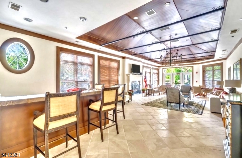 Four Seasons - Residential