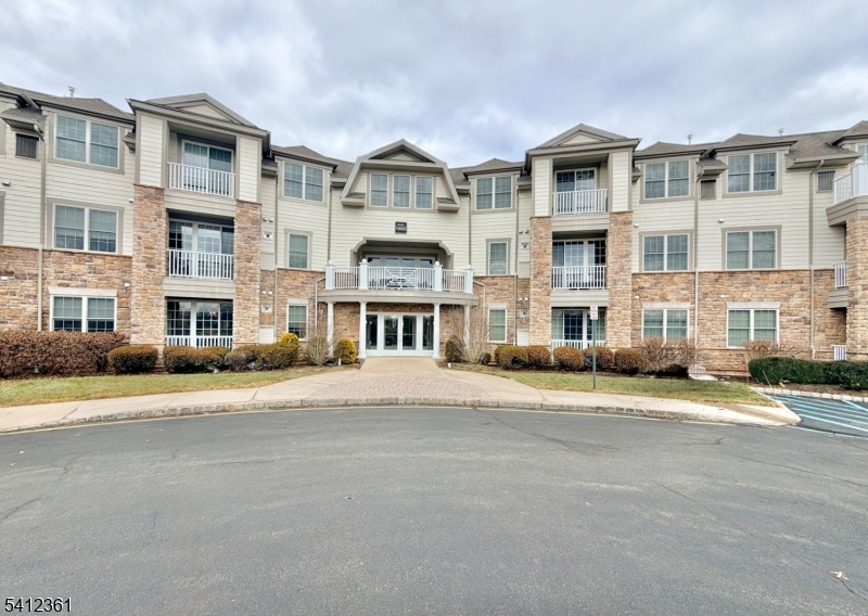 Four Seasons - Residential