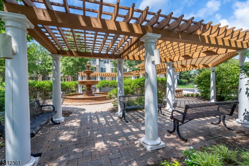 Four Seasons - Residential