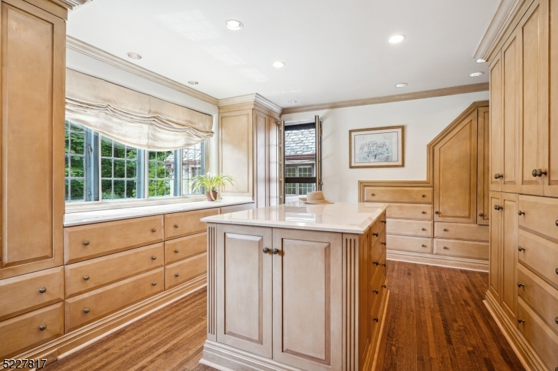 ESTATE SECTION - Residential