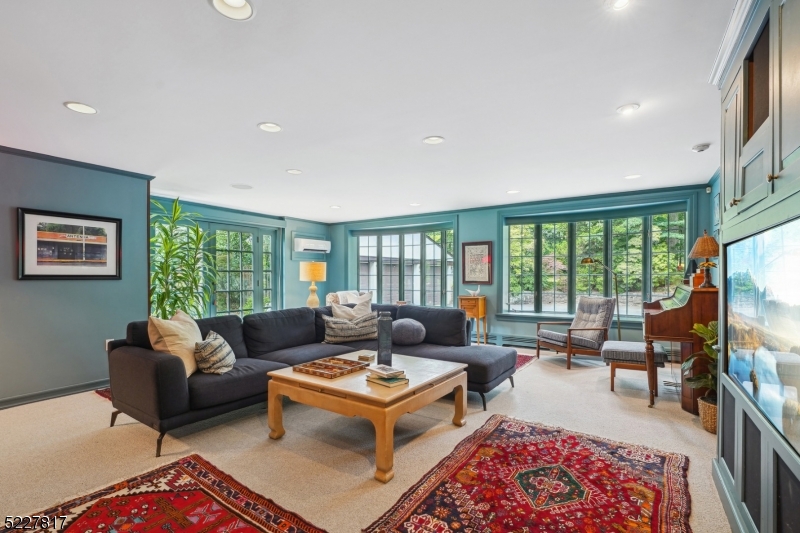 ESTATE SECTION - Residential