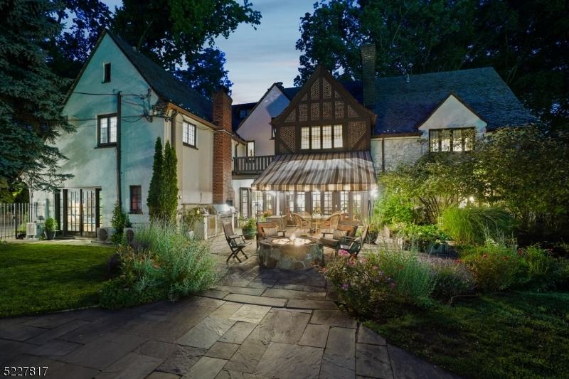 ESTATE SECTION - Residential