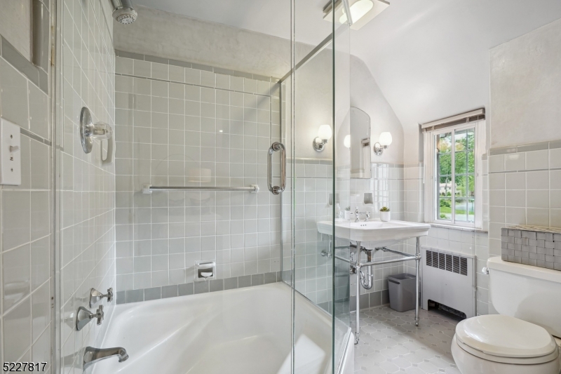 ESTATE SECTION - Residential