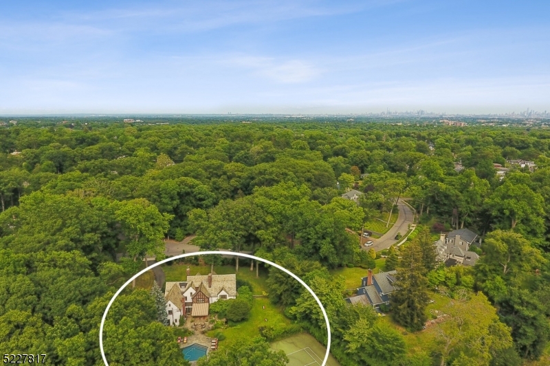 ESTATE SECTION - Residential