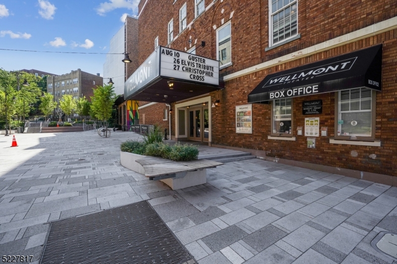 ESTATE SECTION - Residential