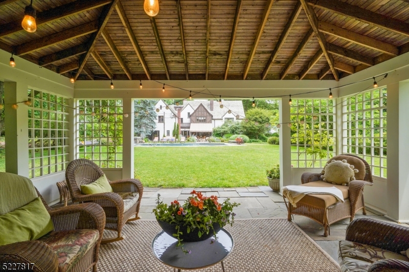 ESTATE SECTION - Residential