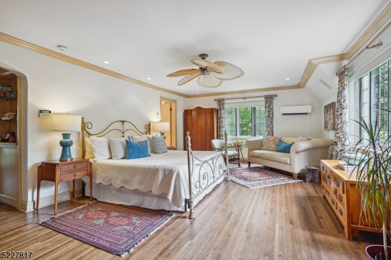 ESTATE SECTION - Residential