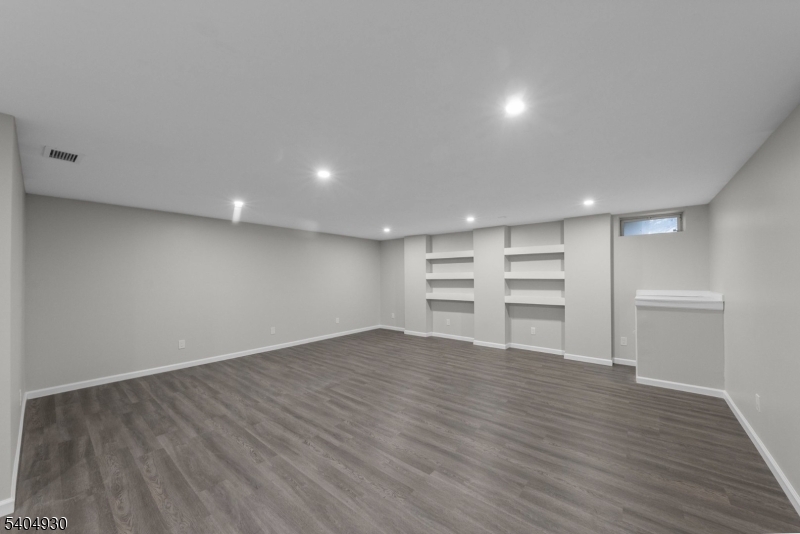 Montgomery Hills - Residential Lease