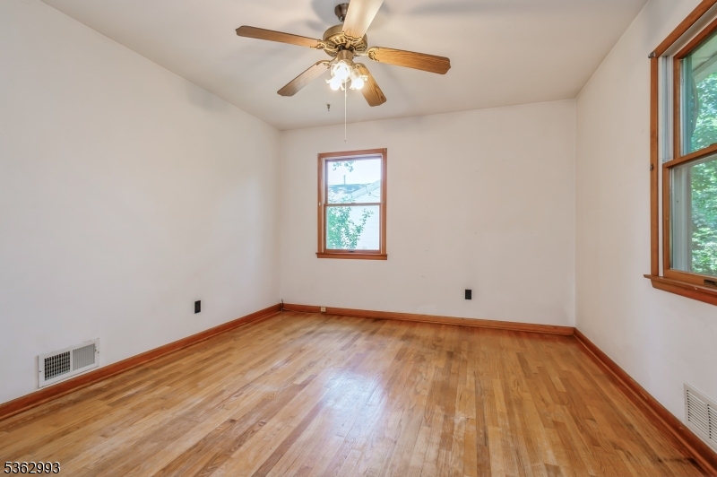 South Bound Brook Boro, New Jersey 08880, United States, 3 Bedrooms Bedrooms, ,1 BathroomBathrooms,Residential,Active,160045