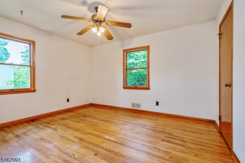 South Bound Brook Boro, New Jersey 08880, United States, 3 Bedrooms Bedrooms, ,1 BathroomBathrooms,Residential,Active,160045