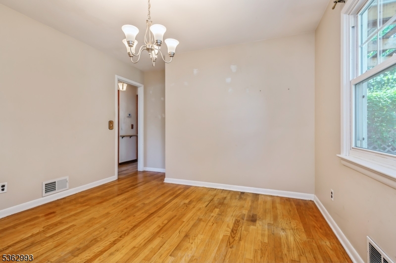 South Bound Brook Boro, New Jersey 08880, United States, 3 Bedrooms Bedrooms, ,1 BathroomBathrooms,Residential,Active,160045