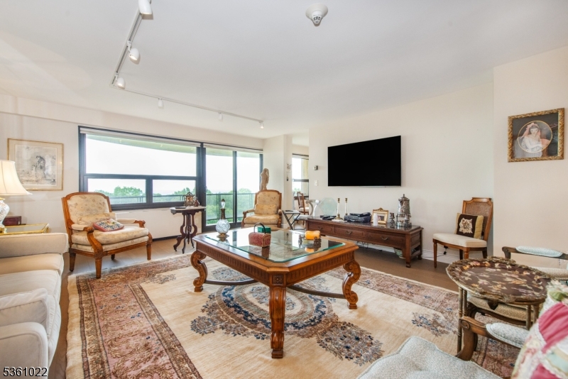 Claridge 2 - Residential